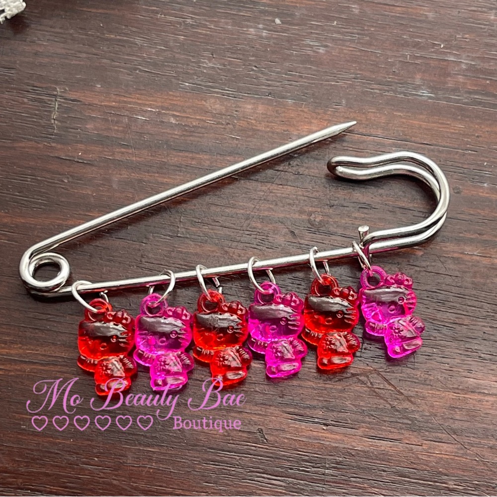 Hello Kitty Safety Pin Brooch - Picture 2 of 5